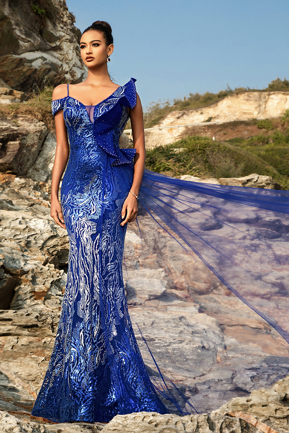 Glitzerndes Königsblaues Meerjungfrauen Abendkleid mit Luftschlange