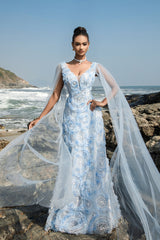 Blaues Abendkleid mit V-Ausschnitt und Umhangärmeln