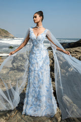 Blaues Abendkleid mit V-Ausschnitt und Umhangärmeln