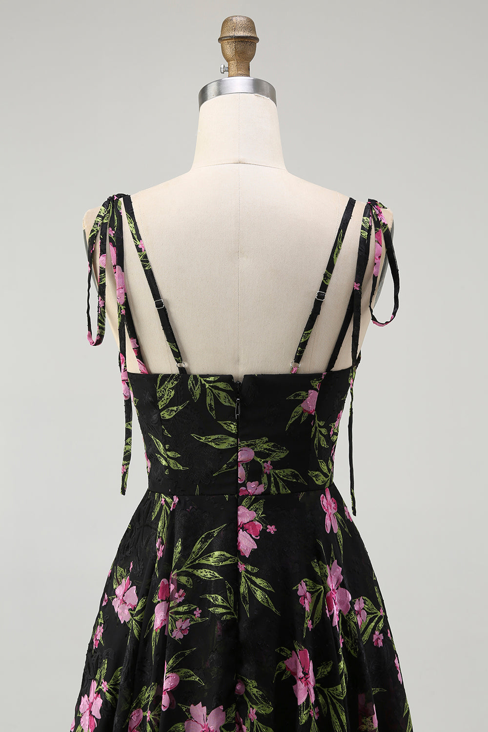 Schwarzes Rosa Geblümtes Langes Gestuftes Brautjungfernkleid mit Spaghettiträgern