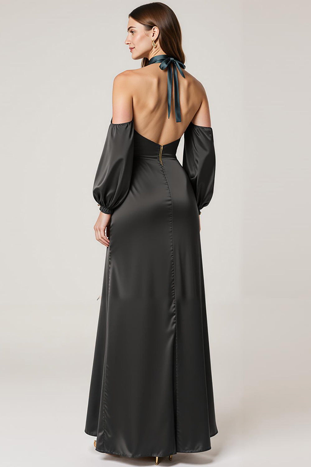 Neckholder Schwarzes Satin Ballkleid mit Schlitz