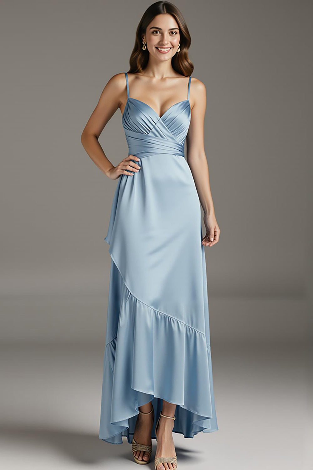 Himmelblaues Abendkleid mit Spaghettiträgern und Rüschen