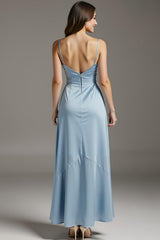Himmelblaues Abendkleid mit Spaghettiträgern und Rüschen