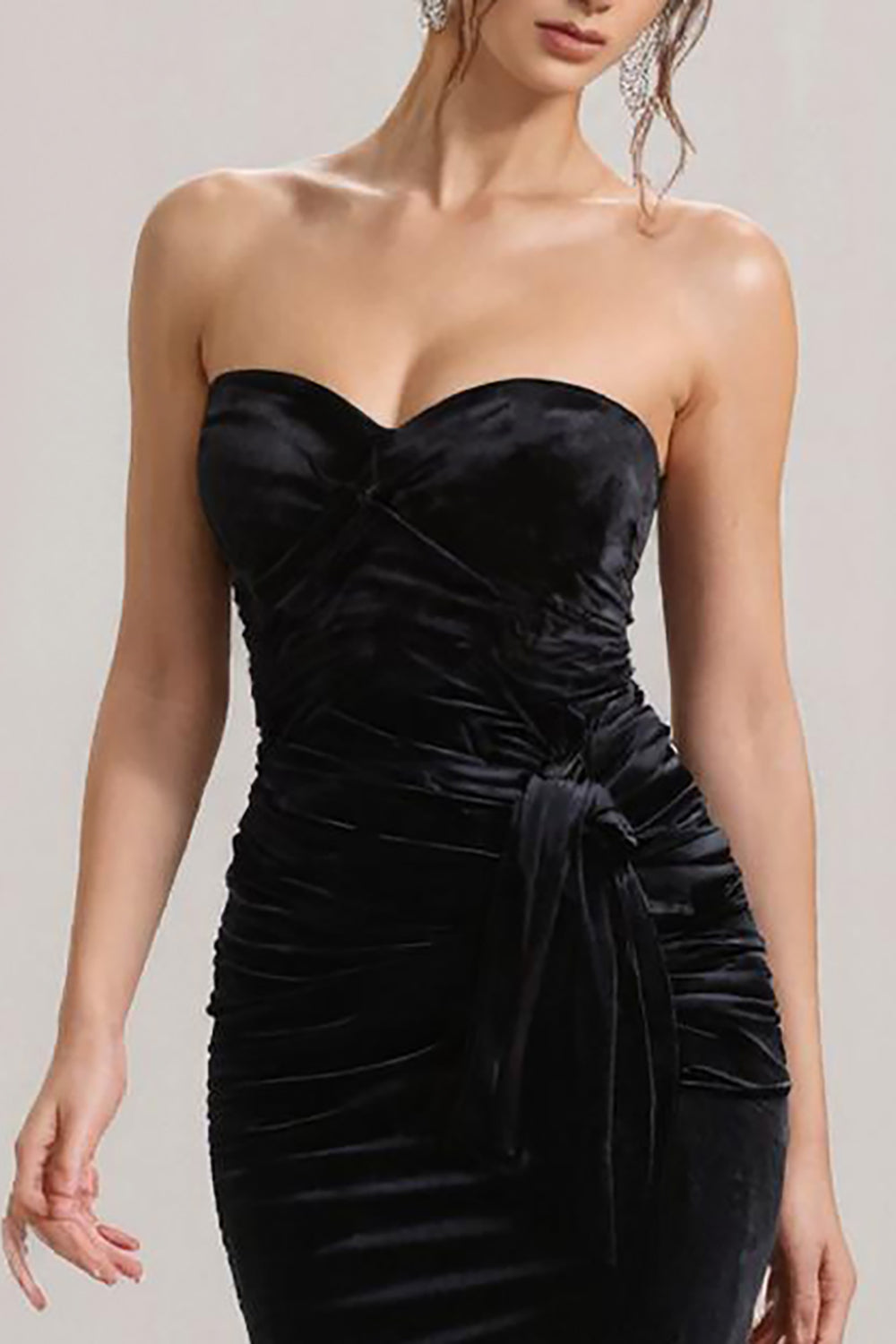Schwarzes Meerjungfrau Trägerloses Abendkleid mit Schlitz