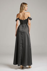 Schwarzes Schulterfreies Langes Abendkleid aus Satin mit Rüschen