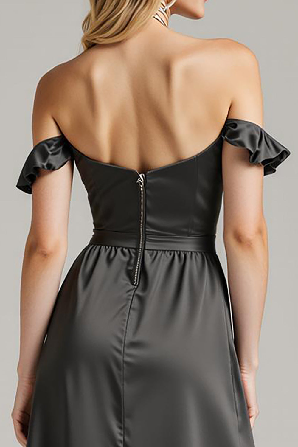 Schwarzes Schulterfreies Langes Abendkleid aus Satin mit Rüschen