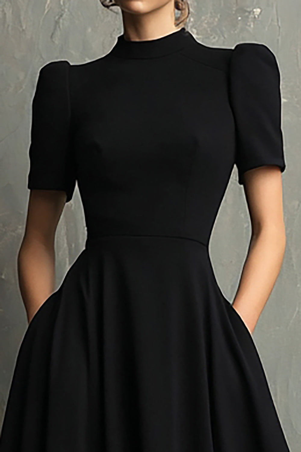 Schwarzes A-Linie Abendkleid mit kurzen Ärmeln