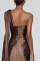 Braunes Etui Einschulteriges Maxi Ballkleid mit Rüschen und Schlitz