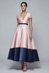 Rosa Marine Langes Ballkleid aus Satin mit V-Ausschnitt und Ärmeln