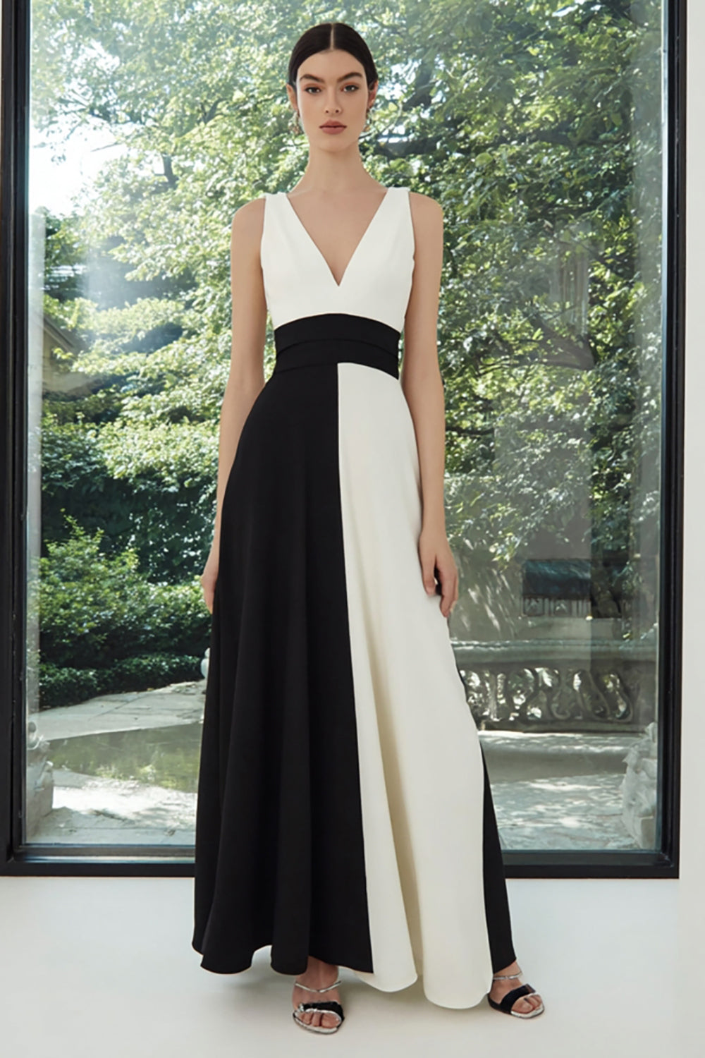 Schwarz-weißes Patchwork Ballkleid mit V-Ausschnitt in A-Linie