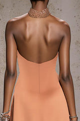 Glitzerndes Orange Neckholder Satin Meerjungfrauen Ballkleid mit Perlenstickerei