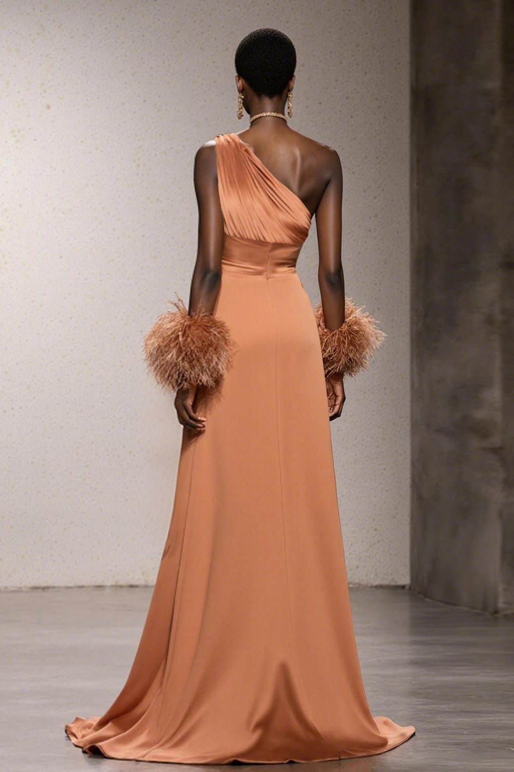 Orange Eine Schulter Satin Meerjungfrauen Ballkleid mit Federn