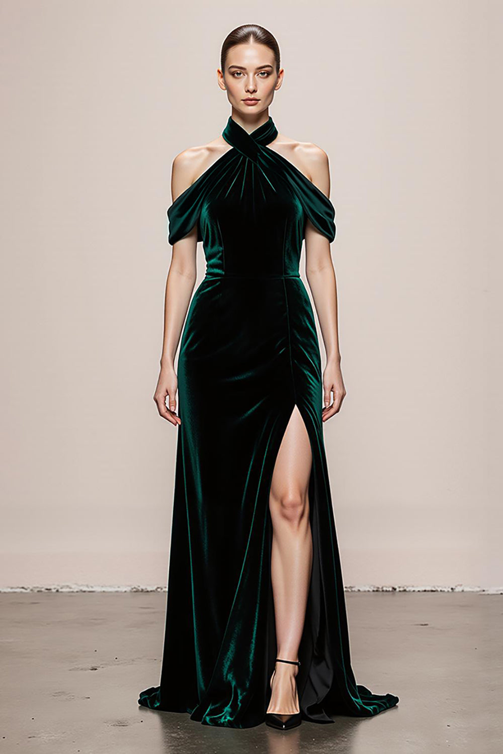 Dunkelgrünes Langes Samt Abendkleid in A-Linie mit Neckholder und Schlitz