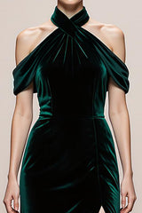 Dunkelgrünes Langes Samt Abendkleid in A-Linie mit Neckholder und Schlitz