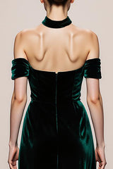 Dunkelgrünes Langes Samt Abendkleid in A-Linie mit Neckholder und Schlitz