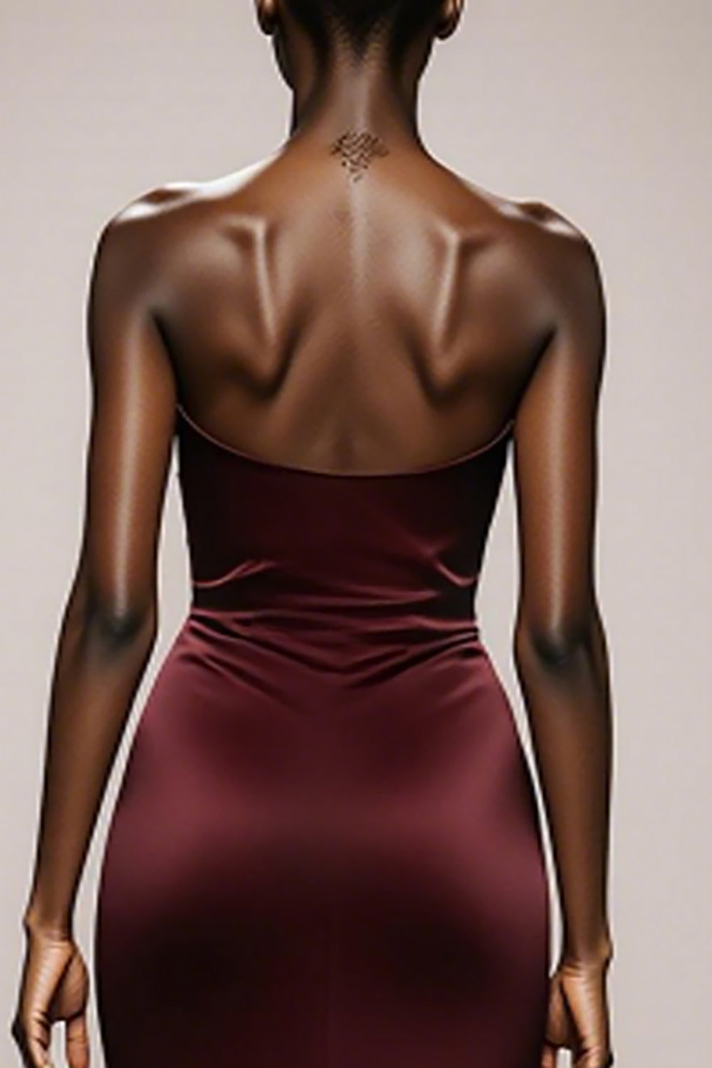 Meerjungfrau Burgunderrotes Trägerloses Satin Abendkleid mit Schlitz