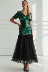 Glitzerndes Dunkelgrünes Ballkleid aus Tüll mit V-Ausschnitt und Pailletten