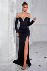 Glitzerndes Schwarzes Satin Schulterfreies Perlenbesetztes Meerjungfrauen Ballkleid mit Schlitz