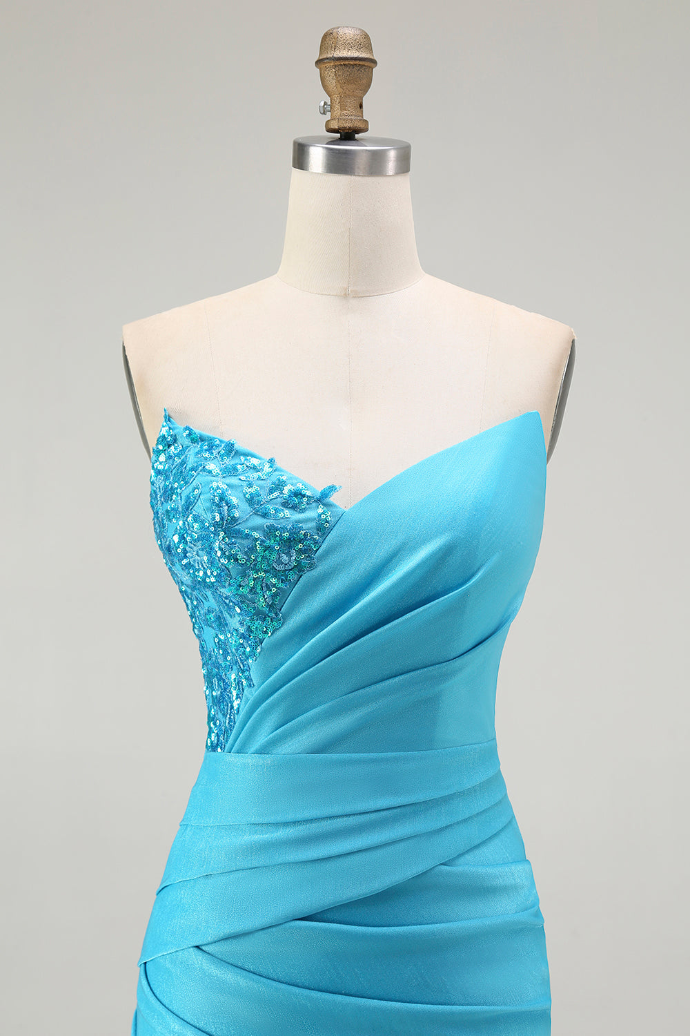 Funkelndes Blaues Trägerloses Meerjungfrauen Plissee Langes Ballkleid mit Schlitz