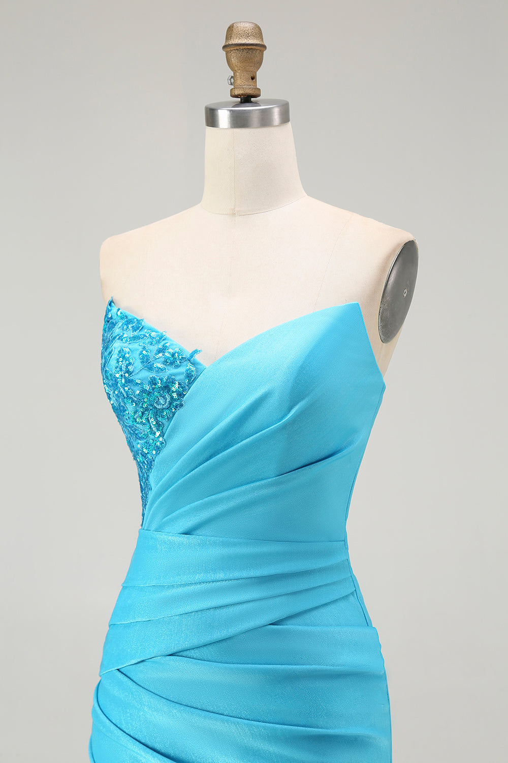 Funkelndes Blaues Trägerloses Meerjungfrauen Plissee Langes Ballkleid mit Schlitz