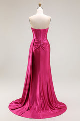 Glitzerndes Fuchsia Meerjungfrau Herzausschnitt Perlenbesetztes Plissiertes Langes Ballkleid mit Schlitz
