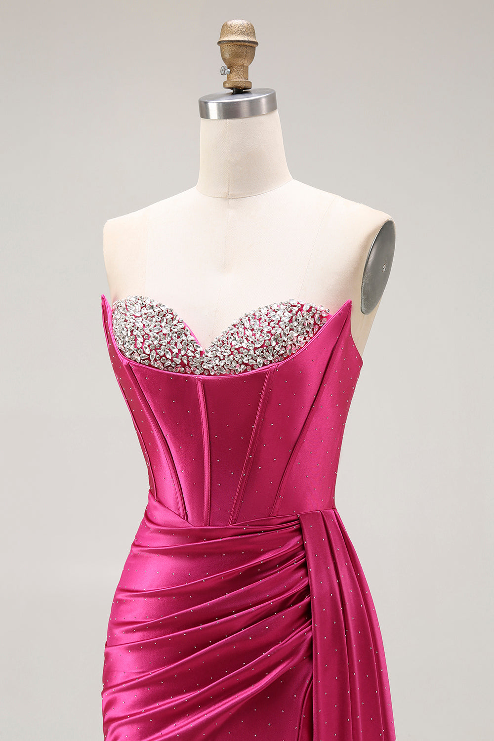 Glitzerndes Fuchsia Meerjungfrau Herzausschnitt Perlenbesetztes Plissiertes Langes Ballkleid mit Schlitz