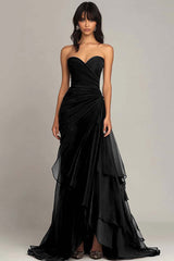 Dunkelbraunes Herzausschnitt Abendkleid mit Rüschen