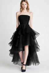 Organza A Linie Marineblaues Trägerloses Gestuftes Ballkleid