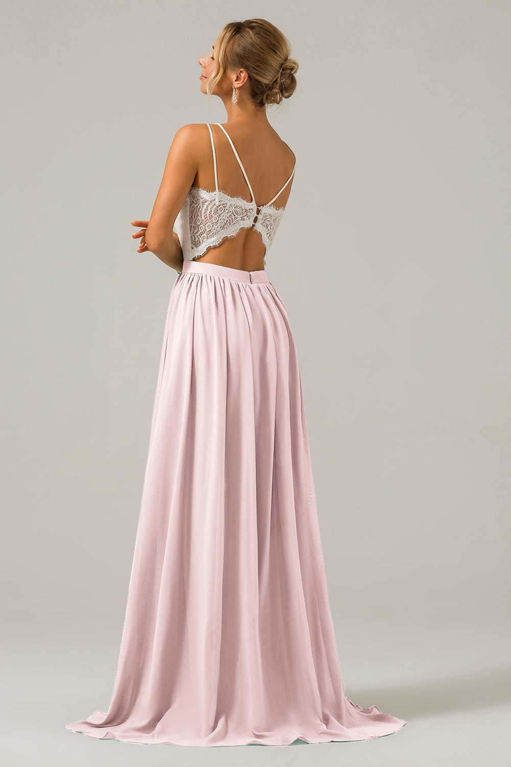 A-Linie V-Ausschnitt Boho Chiffon Langes Brautjungfernkleid mit offenem Rücken und Spitze Blush Rosa
