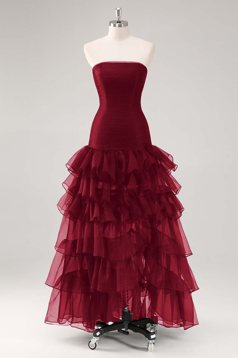Schwarzes Trägerloses Gestuftes Tüll Ballkleid mit Rüschen