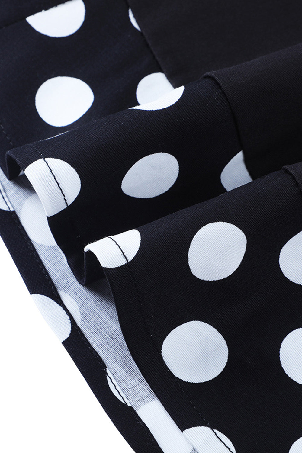 Schulterfreies Polka Dots Kleid aus den 1950er Jahren