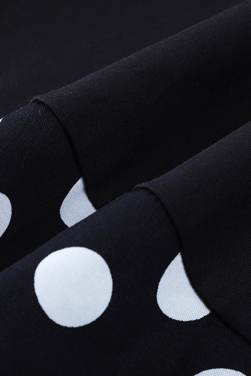 Schulterfreies Polka Dots Kleid aus den 1950er Jahren