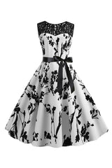 Ärmelloses bedrucktes weißes Rockabilly Kleid mit U-Ausschnitt und Schärpe