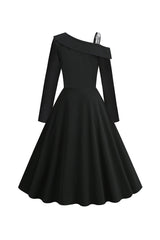 Schwarz kariertes Kleid im Retro-Stil mit einer Schulter aus den 1950er Jahren