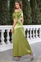 Satin-Matcha-Kleid mit kurzen Ärmeln