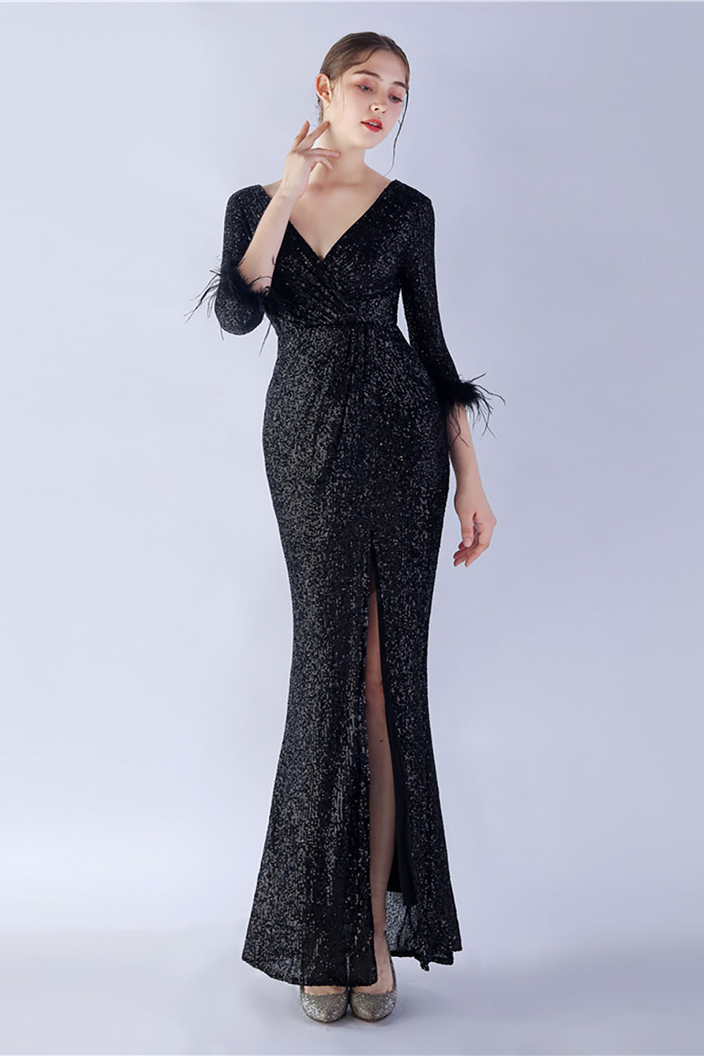 Marineblaues V-Ausschnitt Ballkleid mit Pailletten und halben Ärmeln und Federn