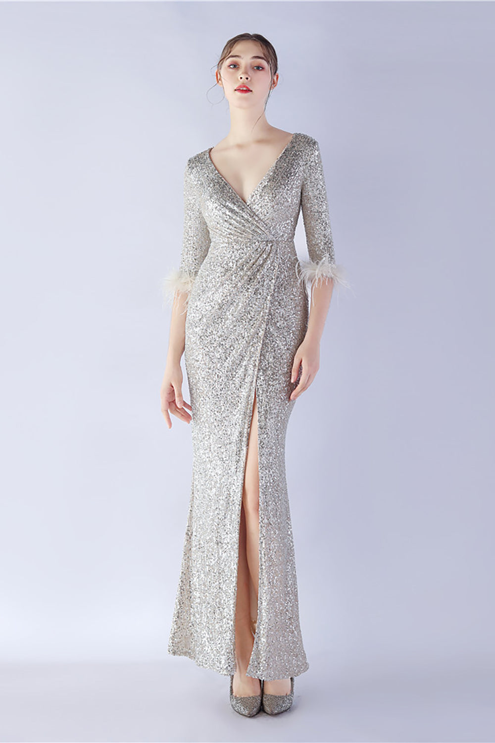 Marineblaues V-Ausschnitt Ballkleid mit Pailletten und halben Ärmeln und Federn