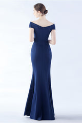 Marineblaues schulterfreies Meerjungfrauen Kleid mit Schlitz