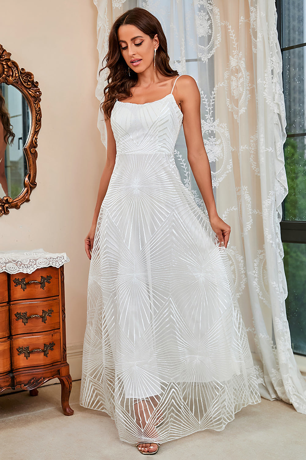 Weißes Spaghettiträger A Linie Ballkleid