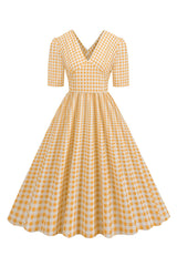 Schwarzes V-Ausschnitt kariertes Kleid mit kurzen Ärmeln aus den 1950er Jahren