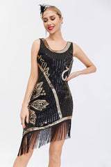 Schwarzes perlenbesetztes Kleid aus den 1920er Jahren mit Fransen