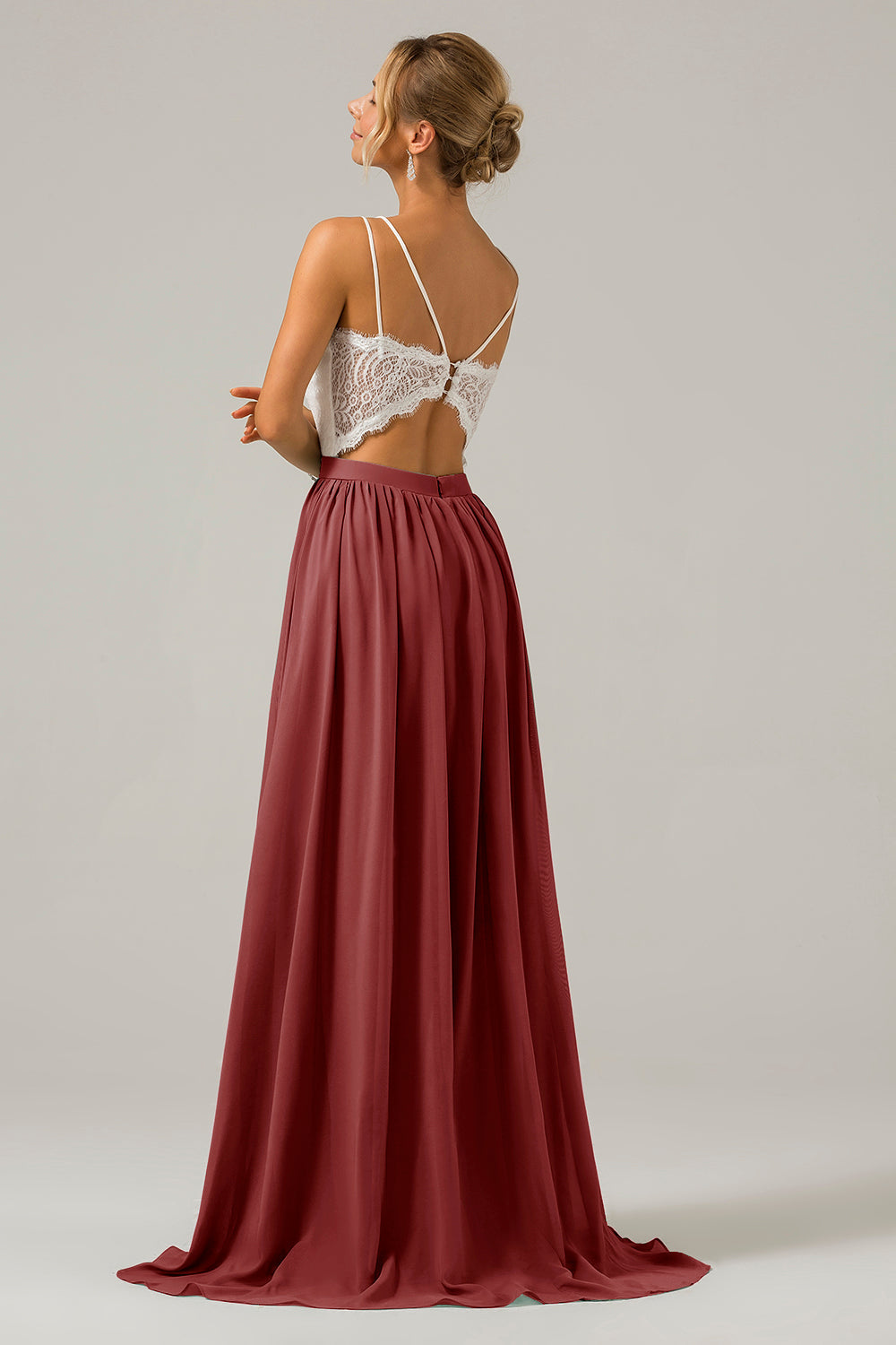 A-Linie V-Ausschnitt Boho Chiffon Langes Brautjungfernkleid mit offenem Rücken und Spitze Blush Rosa