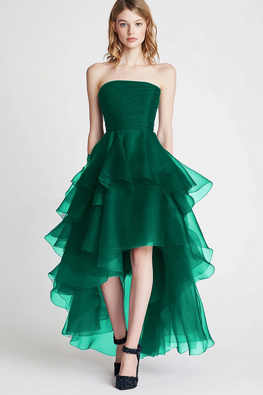 Organza A Linie Marineblaues Trägerloses Gestuftes Ballkleid