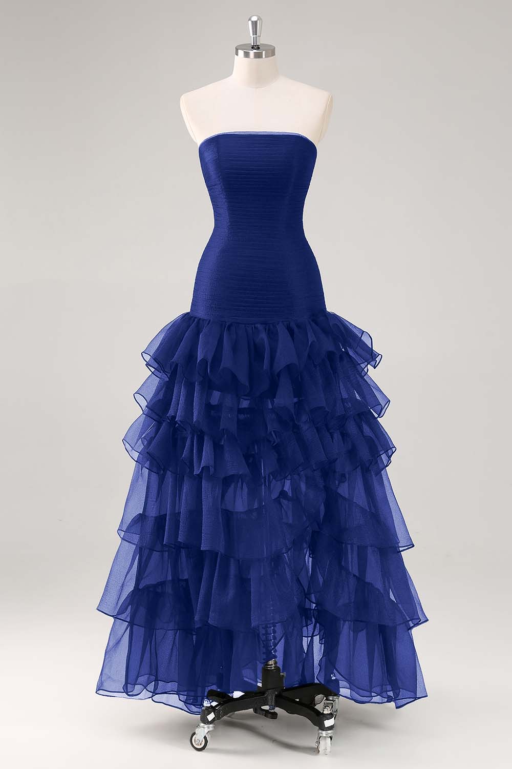 Schwarzes Trägerloses Gestuftes Tüll Ballkleid mit Rüschen
