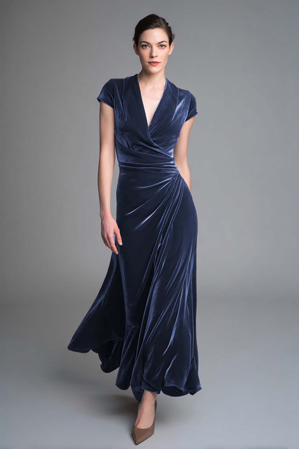 Karamell Langes V-Ausschnitt Partykleid aus Samt mit Rüschen