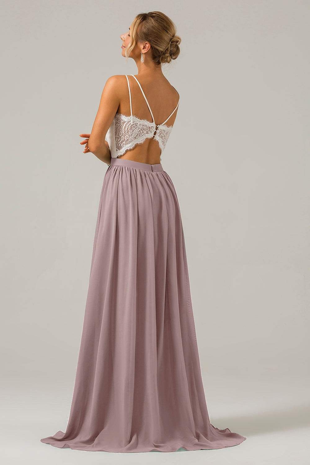 A-Linie V-Ausschnitt Boho Chiffon Langes Brautjungfernkleid mit offenem Rücken und Spitze Blush Rosa
