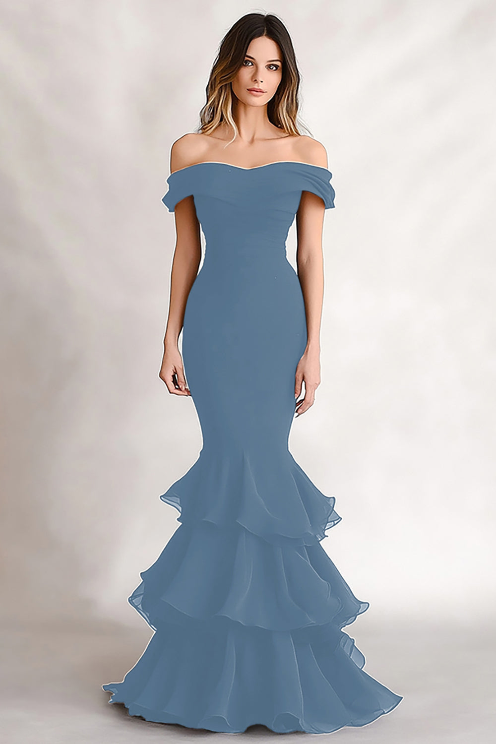 Schulterfreies Schwarzes Meerjungfrauen Gestuftes Satin Kleid für Hochzeitsgäste