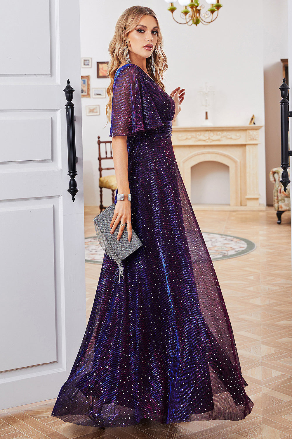 Glitzerndes lila Partykleid mit V-Ausschnitt und kurzen Ärmeln