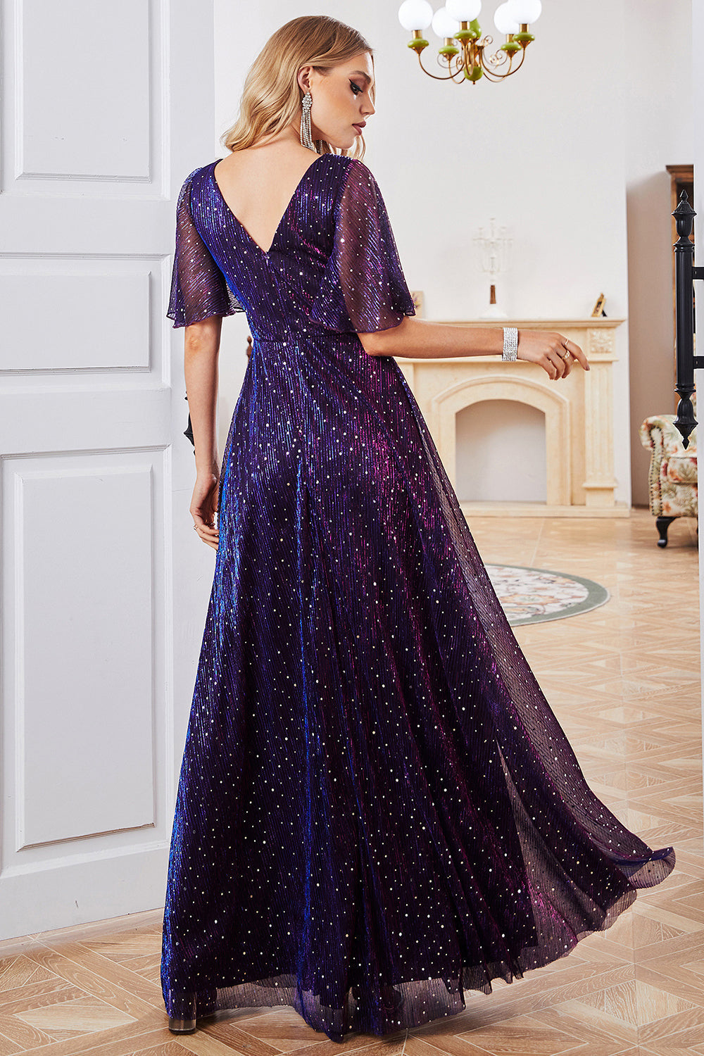 Glitzerndes lila Partykleid mit V-Ausschnitt und kurzen Ärmeln