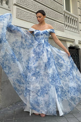 Weiß Blau Blume Schulterfreies Langes Brautjungfernkleid mit Schlitz